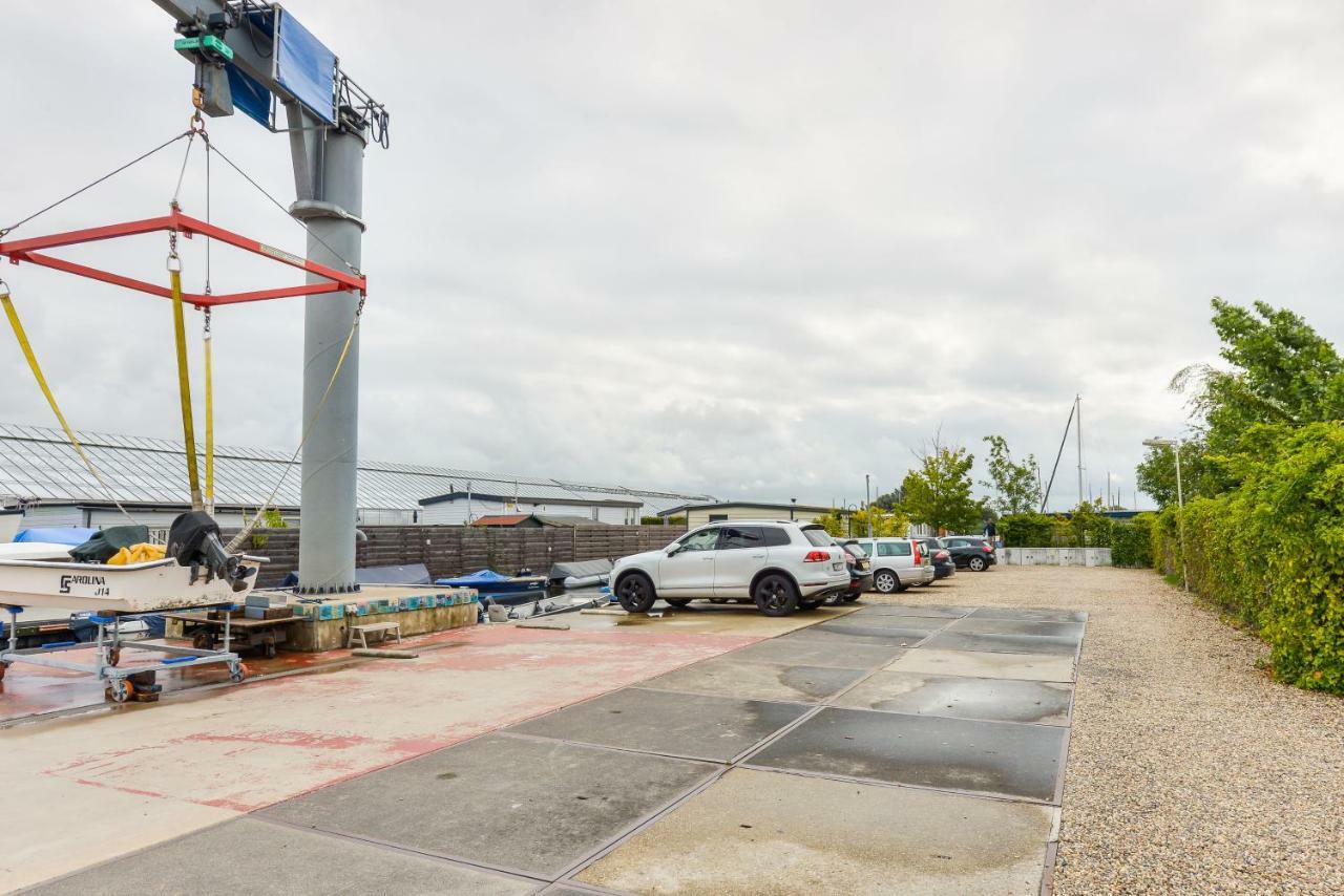 Bright And Comfortable Houseboat Aalsmeer Exterior photo