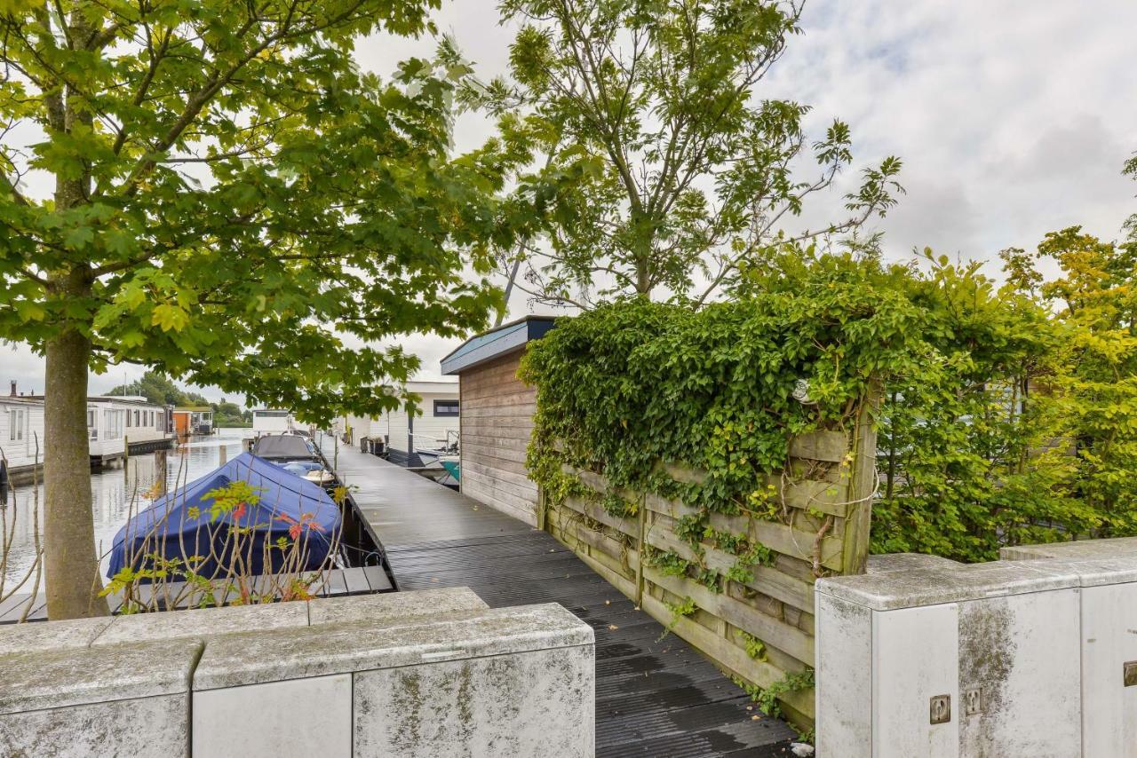 Bright And Comfortable Houseboat Aalsmeer Exterior photo