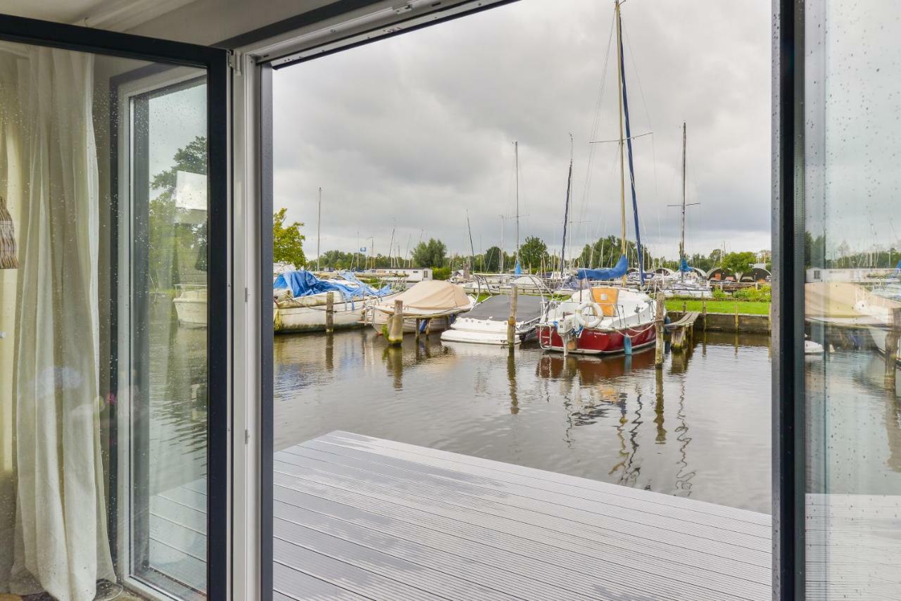 Bright And Comfortable Houseboat Aalsmeer Exterior photo