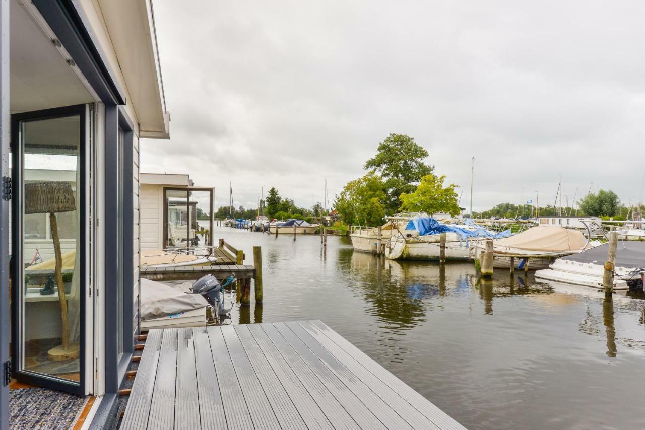 Bright And Comfortable Houseboat Aalsmeer Exterior photo